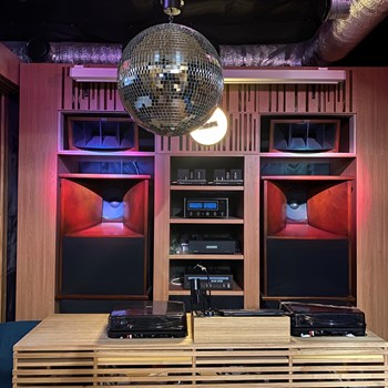 GRAM audiophile bar