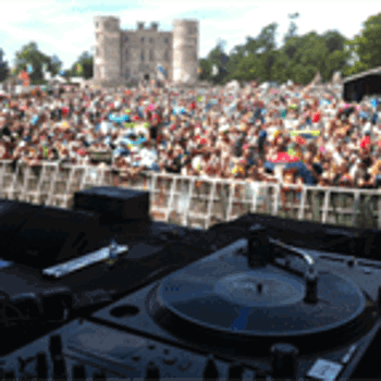 DJ Tat at festival